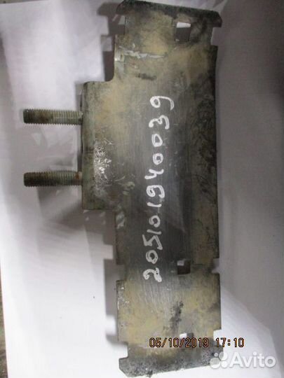 Кронштейн проводки рамы Mercedes-Benz A9424306110