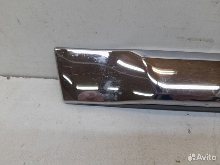 Молдинг двери задний левый Toyota Land Cruiser 200