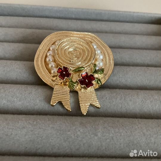 Брошь шляпка стиль винтаж