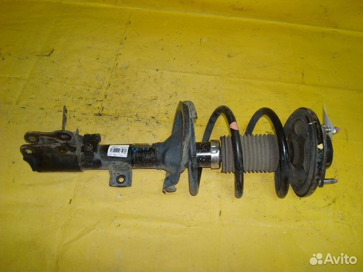 Стойка амортизатора на Mitsubishi Rvr GA4W 4J10