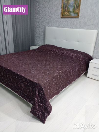 Пледы и покрывало