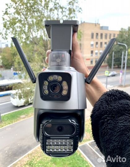 Уличная Wi-Fi видеокамера два объектива с мигалкой