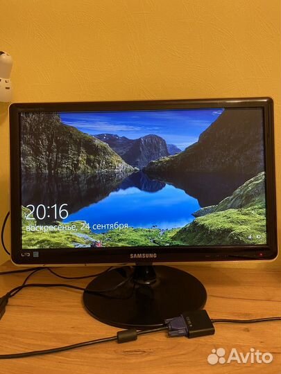Монитор Samsung