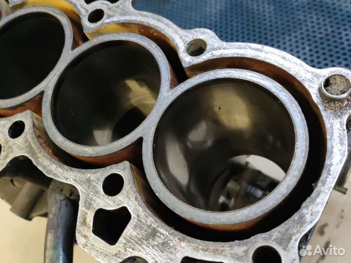 Блок двигателя Nissan March k11 CG10