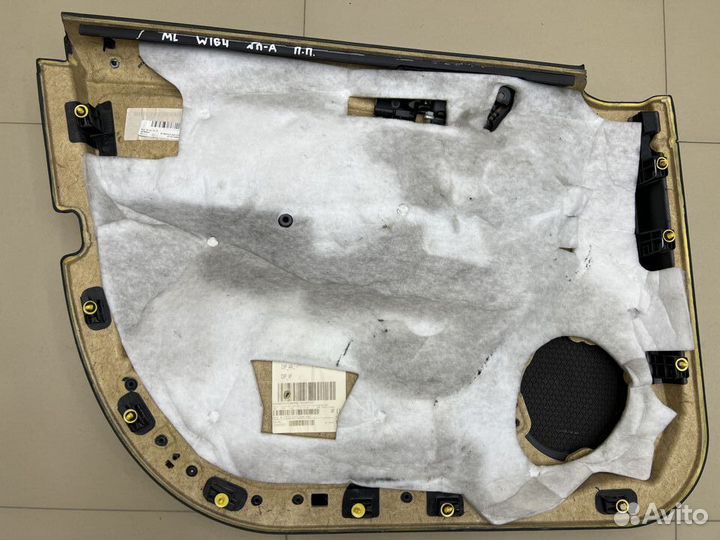 Обшивка двери Mercedes ML W164
