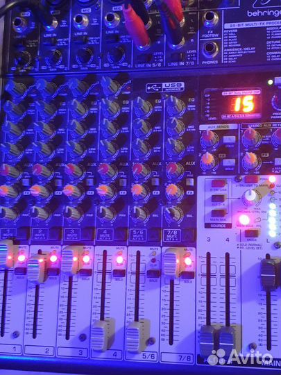 Микшерный пульт behringer X1204USB