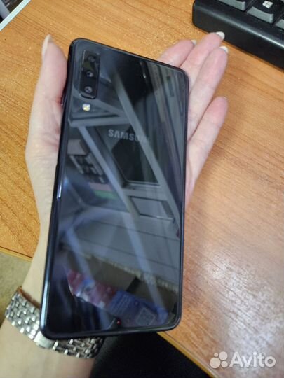 Телефон samsung A7 2018
