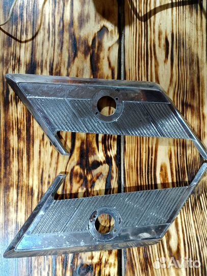 Накладки на стойки газ 24