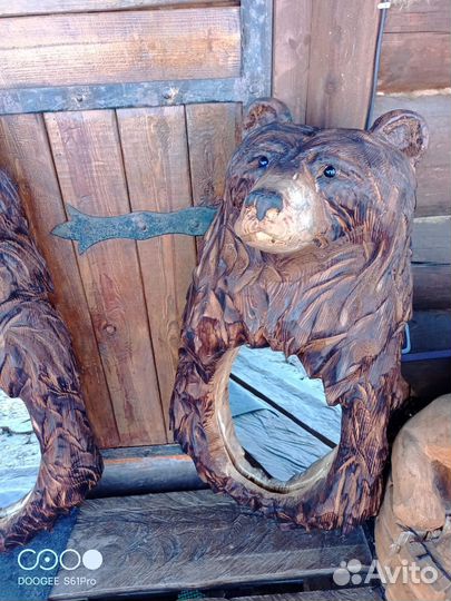 Зеркало в дереве