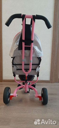 Детский трёх колёсный велосипед с ручкой