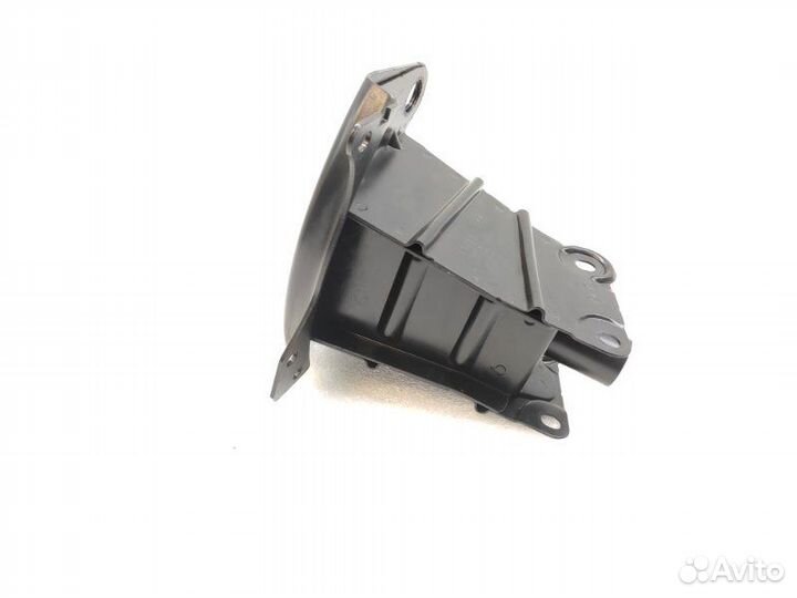 Кронштейн усилителя бампера передний правый Audi