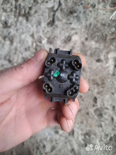 Кнопка регулировки зеркала Mercedes W140