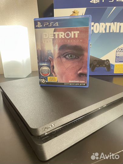 Sony PlayStation 4 Slim 500 гб 2 джойстика и игра