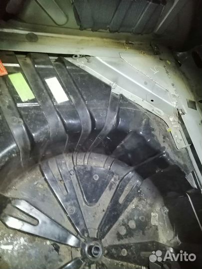 Пол багажника Renault Scenic 2