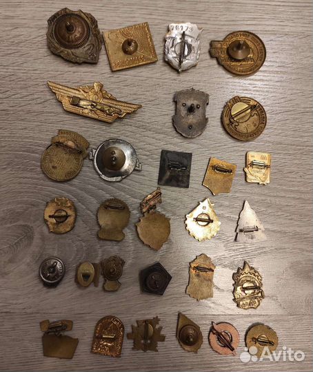 Значки разные тяжёлые