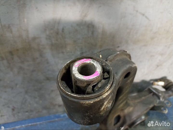 Рычаг нижний передний левый Chrysler Crossfire