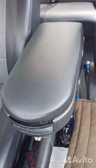 Крышка подлокотника Volkswagen Polo, Skoda Rapid