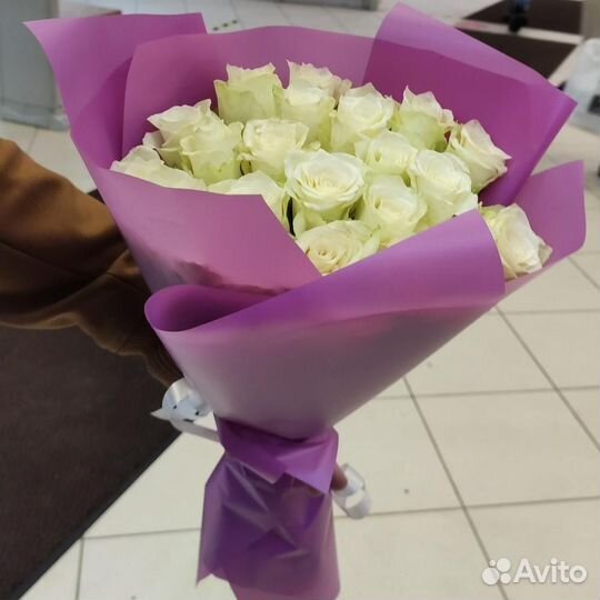 Букет белых роз, Эквадор, 50см 151 шт