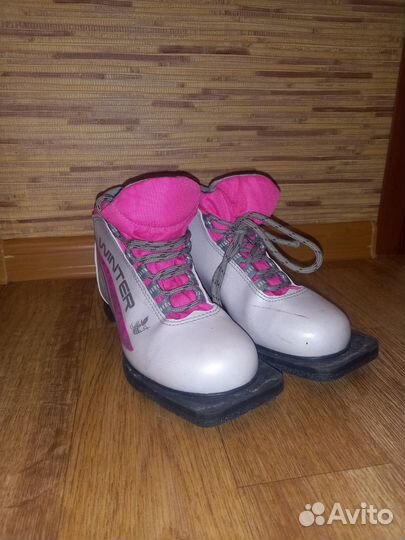 Лыжные ботинки