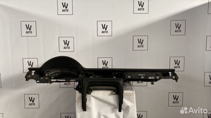 Панель Audi A8 D3