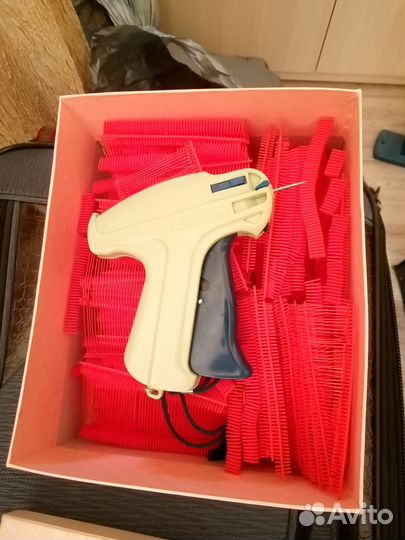 Пистолет для бирок и этикеток