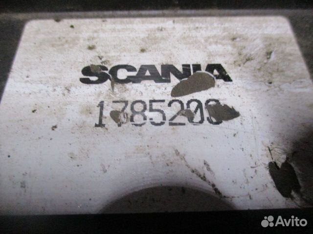 Кронштейн крепления холодильника левый Scania 1785