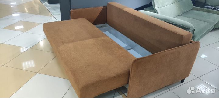 Диван на ножках 2.06м