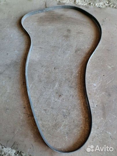 Ремень двигателя на Mercedes W220