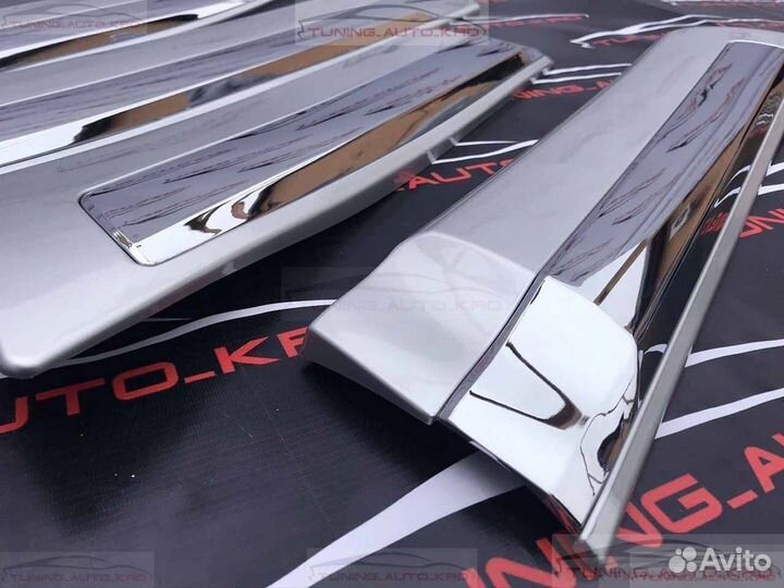 Молдинги дверей Toyota Land Cruiser 200 Z7441