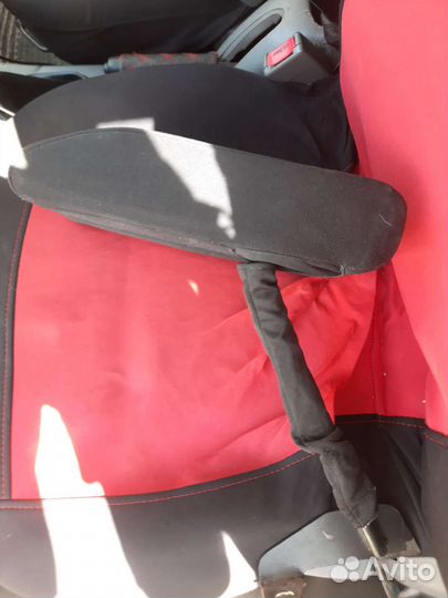 Подлокотник