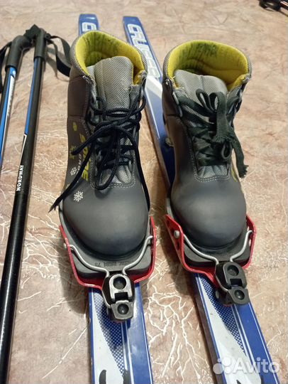 Лыжи детские с ботинками 160 см
