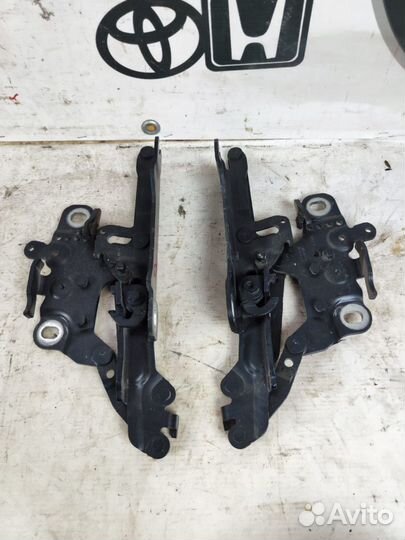 Петля капота BMW 1 F20