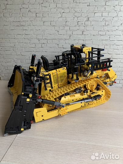 Сборная модель бульдозера Cat D11