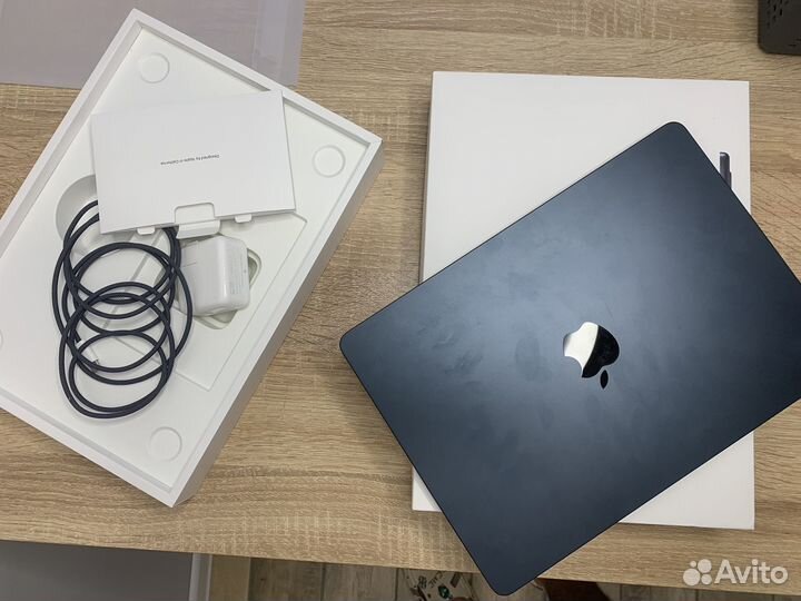 Apple macbook air 13 2022 m2