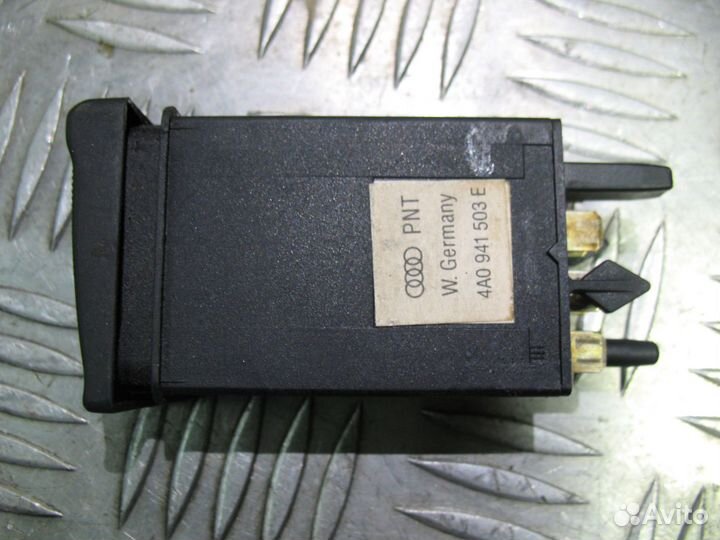 Кнопка обогрева заднего стекла Audi А6 С4