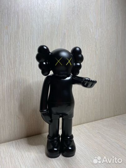 Коллекционные фигурки kaws