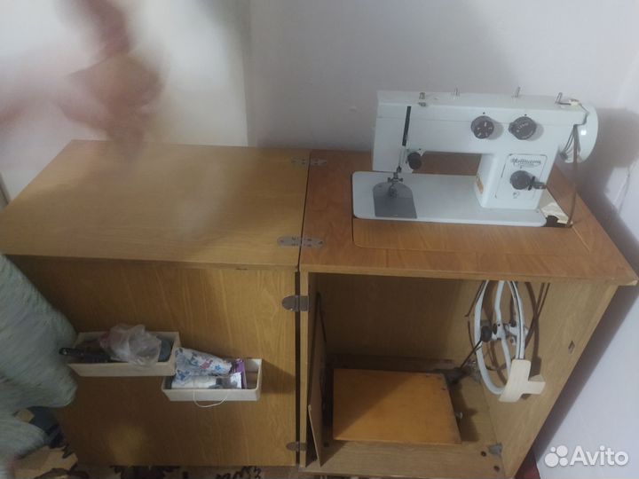 Швейная машина Чайка 143