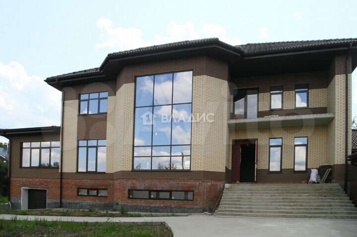 Дом 600 м² на участке 15 сот.