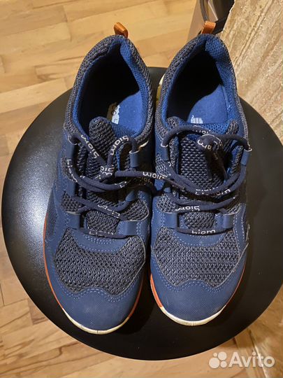 Кроссовки женские