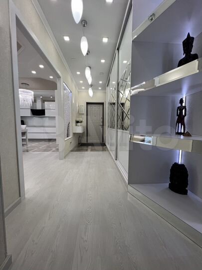 3-к. квартира, 108 м², 2/9 эт.