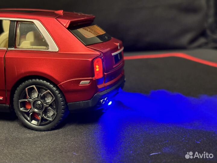 Модель автомобиля Роллс Ройс Кален 1:24