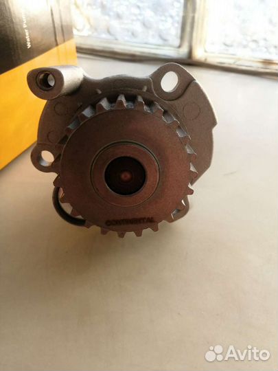 Водяная помпа 06F 121 011