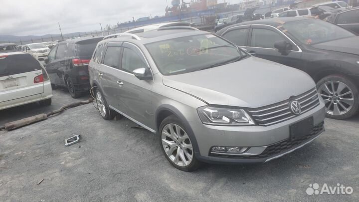 Заглушка багажника VW Passat B6 B7 CC