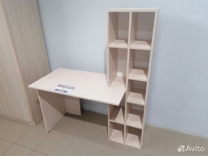 Письменный стол