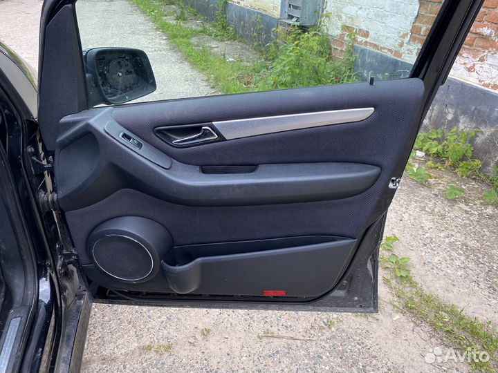 Дверные обшивки мерседес W245 B-class