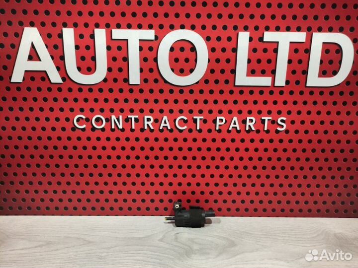 Насос (моторчик) омывателя фар Porsche Macan 95B