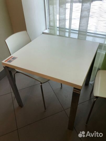 Кухонный стол