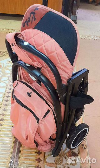 Прогулочная коляска кека