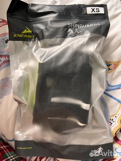 Щитки футбольные детские новые