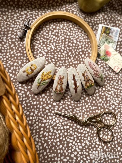 Банты и заколки с вышивкой. Ручная работа